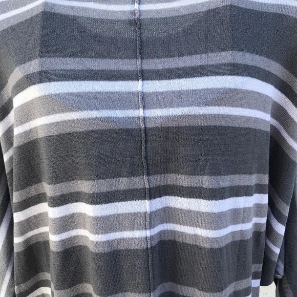 Mac & Jac Crop Sweater  Medium - Picture 5 of 5